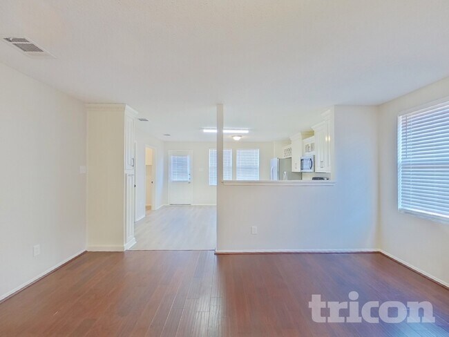 Photo - 1913 Lariat Dr