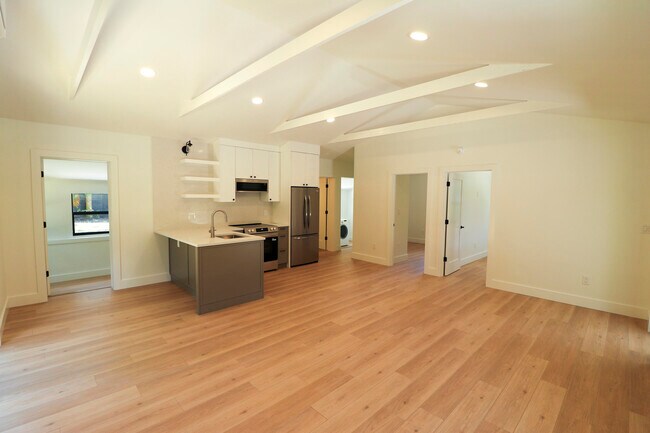 Photo - 2101 Riverland Rd