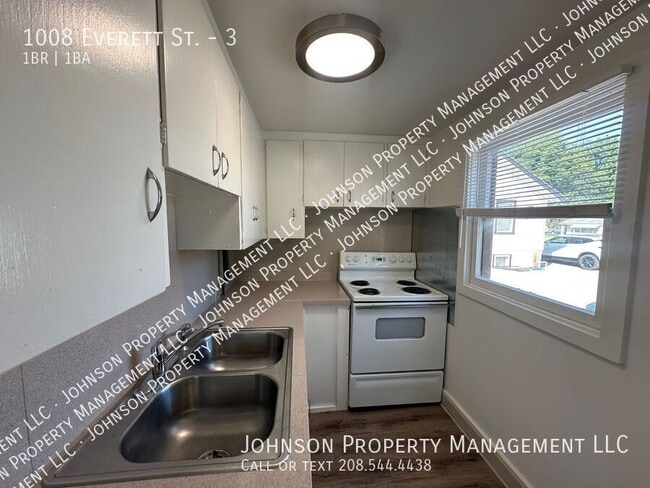 Photo - 1008 Everett St
