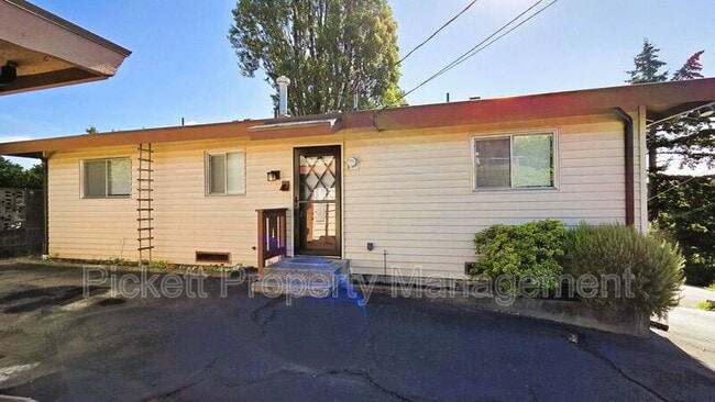 Photo - 8671 Silverdale Way NW