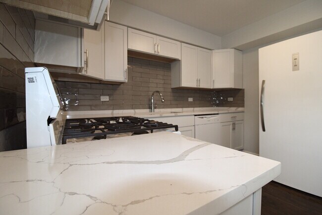 Photo - 1220 Marengo Ave Unit 2
