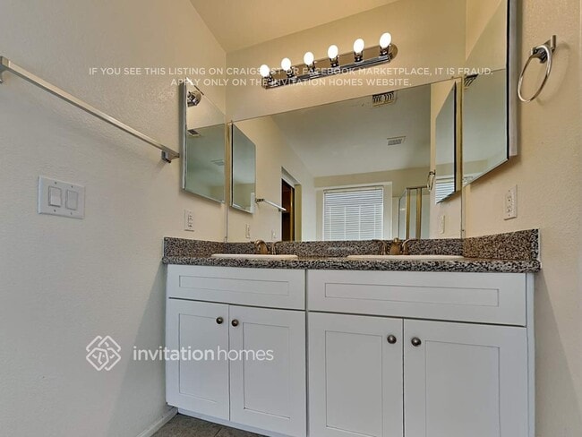 Photo - 785 E Beargrass Pl