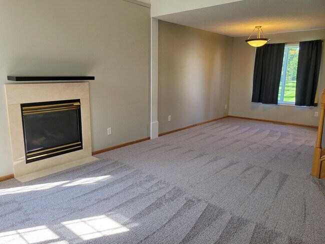 Photo - Spacious End Unit Townhouse