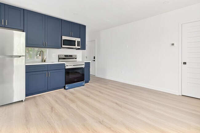 Photo - 412 Newcomb St SE Unit #1