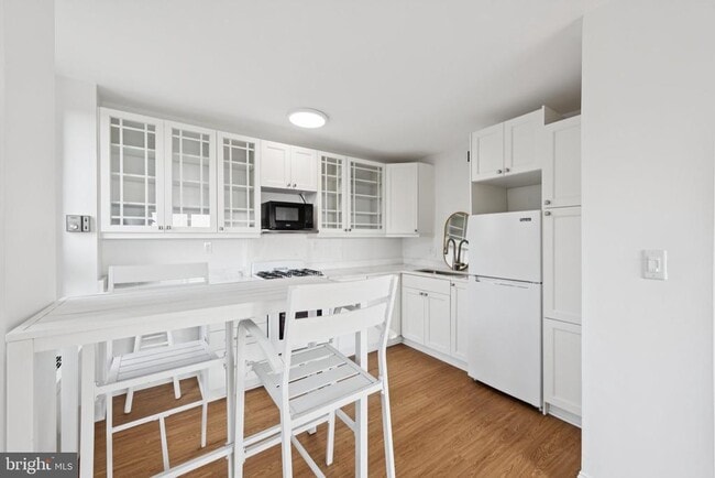 Building Photo - 2800 Wisconsin Ave NW Unit 702 Rental