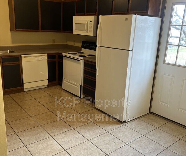 Photo - 3210 Phoenix Ave