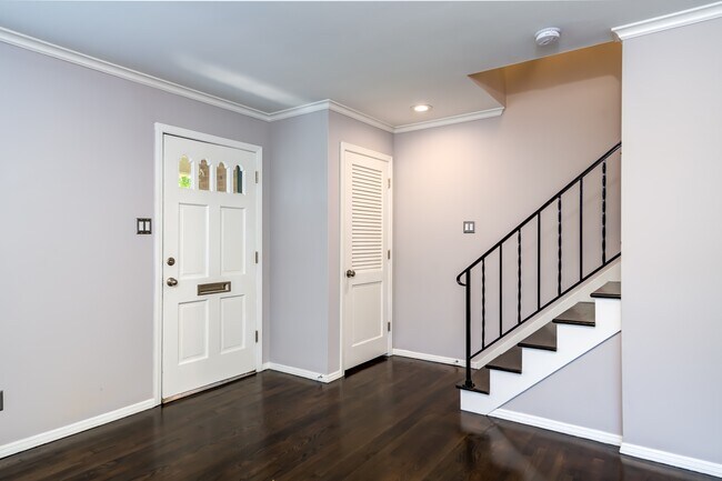 Photo - 229 W Washington Ave Unit 229