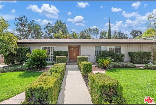 Building Photo - 24316 Burbank Blvd