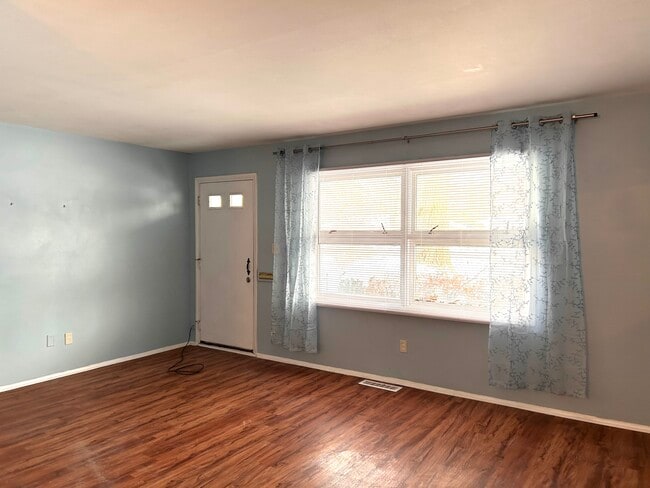 Photo - 4462 Lockwood Blvd