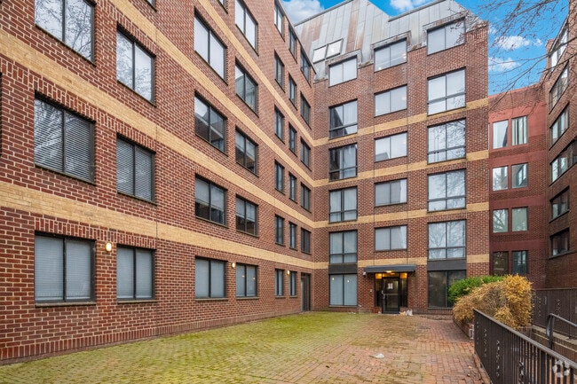 1000 29th St NW - The Ledger