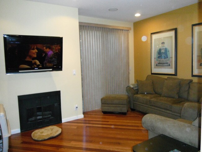 Photo - 2045 Beloit Ave Unit 106