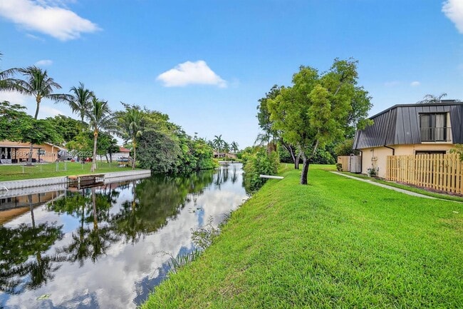 Photo - 2368 Waterside Dr