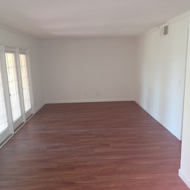 Photo - 3918 La Mirada Dr N Unit 3918 La Mirada Dr N #7
