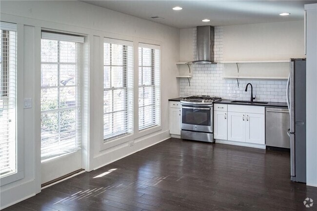 Building Photo - 137 Ray Wy Unit B Rental