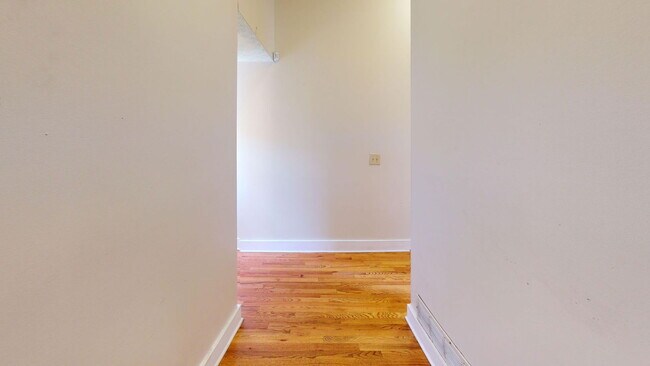 Photo - 1369 Summit St