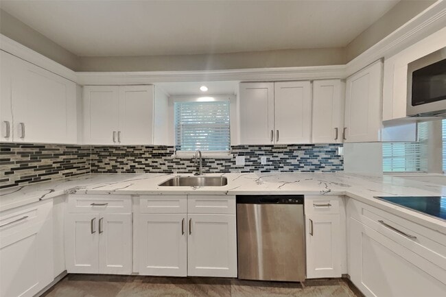 Photo - 20414 Laverton Dr