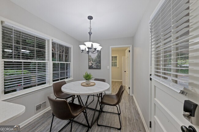 Photo - 2984 Blackberry Ln