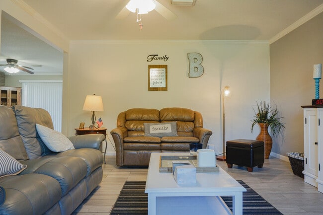 Photo - 350 Barbara Dr NW
