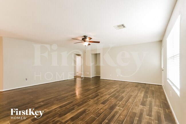 Photo - 16985 Valiant Oak St