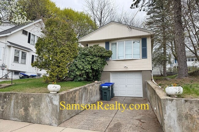 Photo - 1189 Smith St