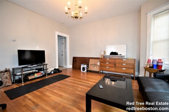 Photo - 201 Hillside St