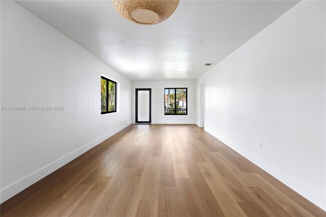 Photo - 1618 SW 18th St Unit 1