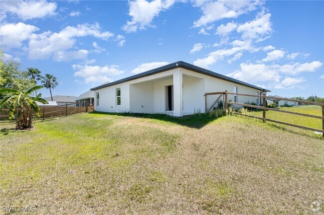 Building Photo - 165 Blackstone Dr Rental