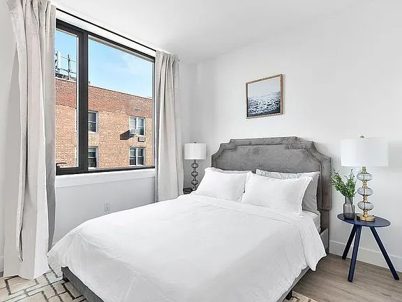 "Charming 1-Bed Oasis on Avenue V, Brooklyn – Perfect Urban Living!"