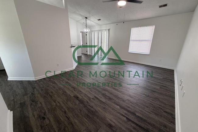 Photo - MOVE-IN SPECIAL! FREE RENT! Unit 2 SF