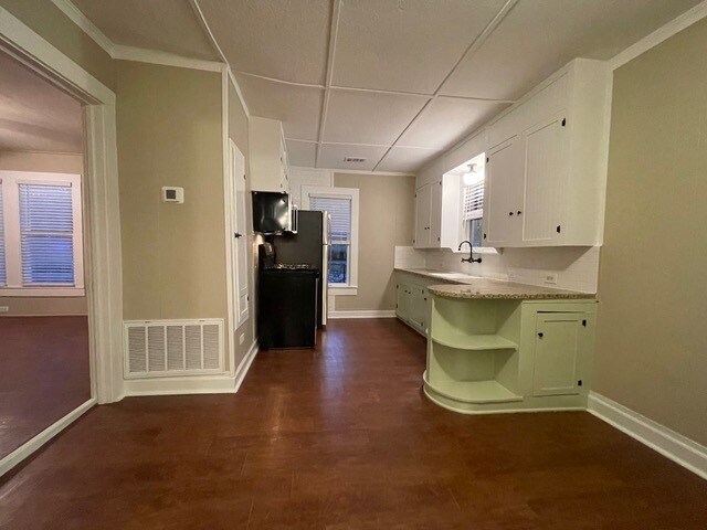 Photo - 1075 W Coll St