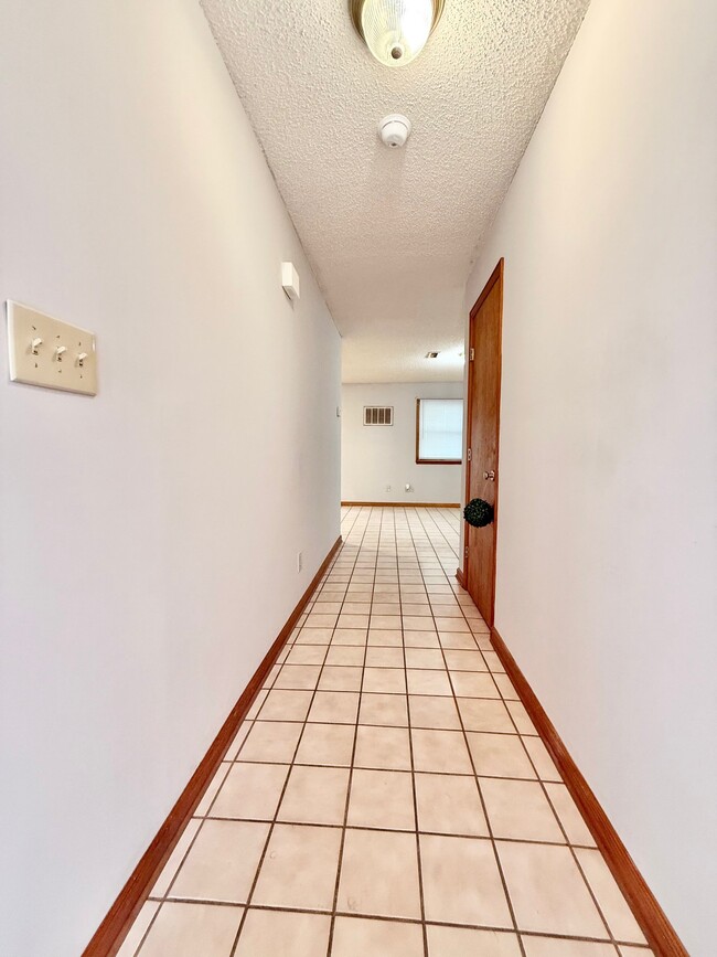 Photo - 105 Mountain View Dr