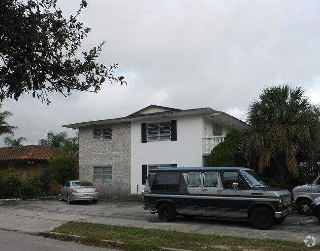 Photo - 2025 Madison St
