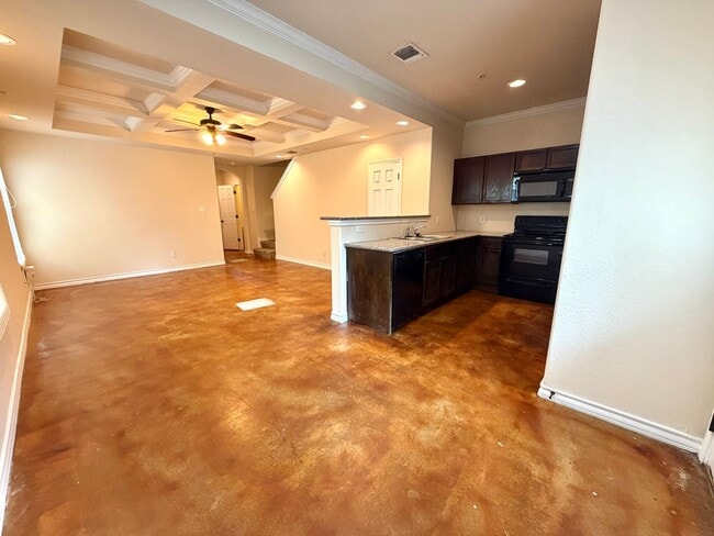 Photo - 5011-5017 Stowers Blvd