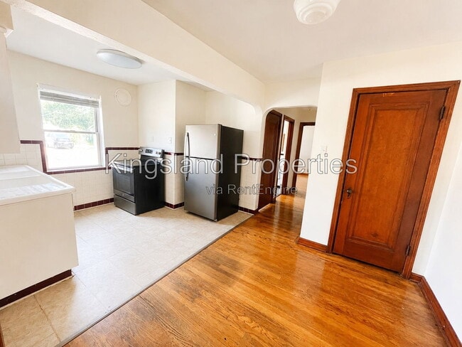 3841 Kingsland Ct