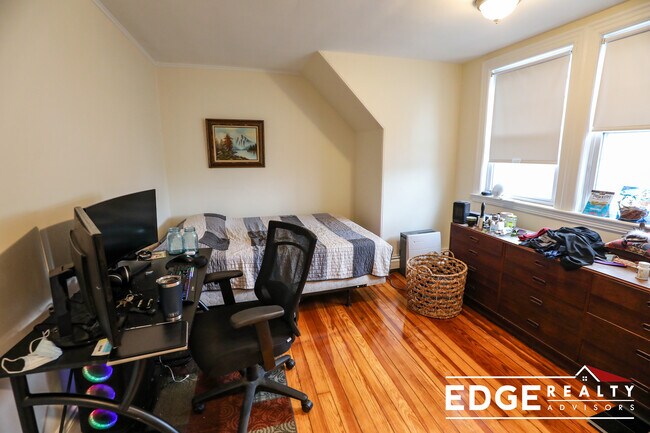 Photo - 46 Newcastle Rd Unit 2