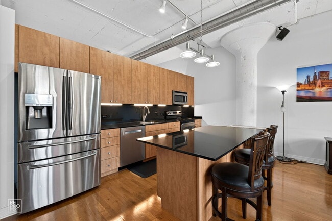 Photo - 565 W Quincy St Unit 515