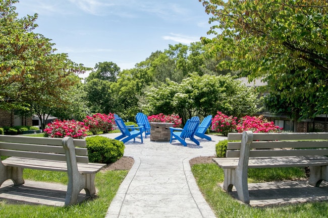 Gettysburg Square Apartments walkway