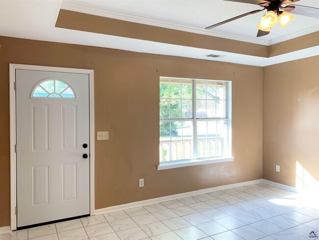 Photo - 134 Kensington Cir