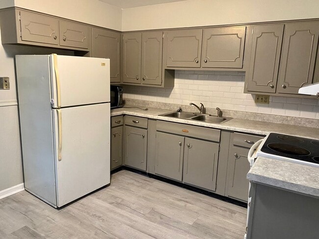 Photo - Quaint One Bedroom Apartment Unit 521