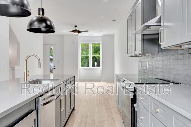 Photo - 2042 McKinley St