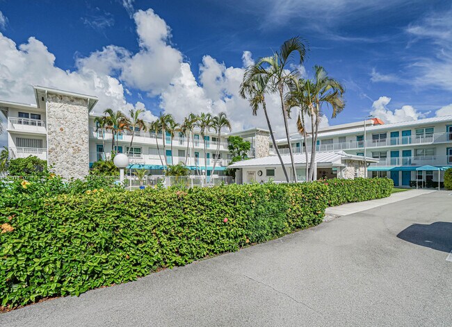Photo - 37 Yacht Club Dr Unidad 310