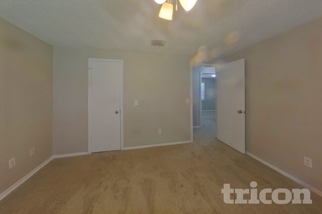 Photo - 2718 Pinewood Blvd N