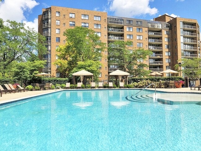 Four Seasons Apartments