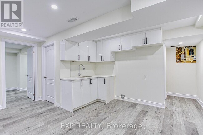 Photo - 115 Amberly Blvd