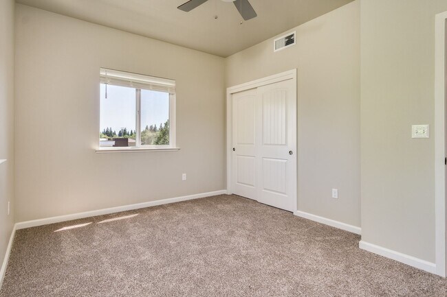 Photo - 2160 Humboldt