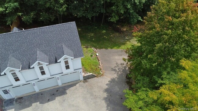 Photo - 19 Friendship Ln