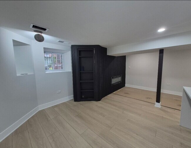 Photo - 6141 S Greenwood Ave