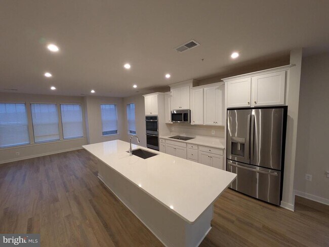 Photo - 610 Percy Pl