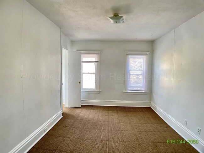 Photo - 346-346 Diamond Ave SE Unit 2