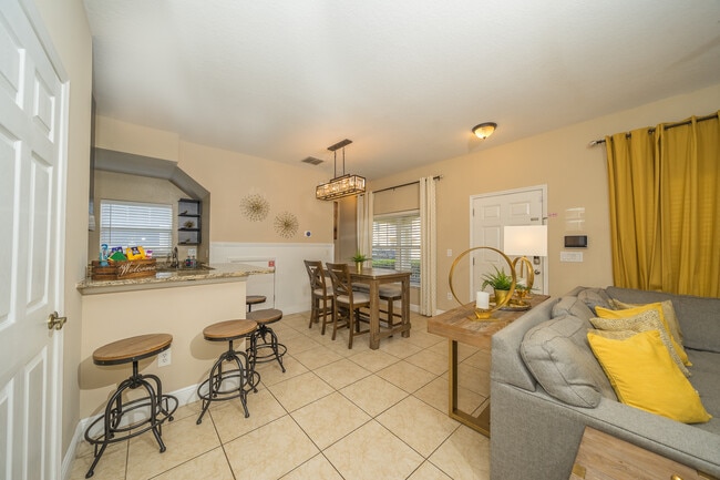 Photo - 205 E Kirby St